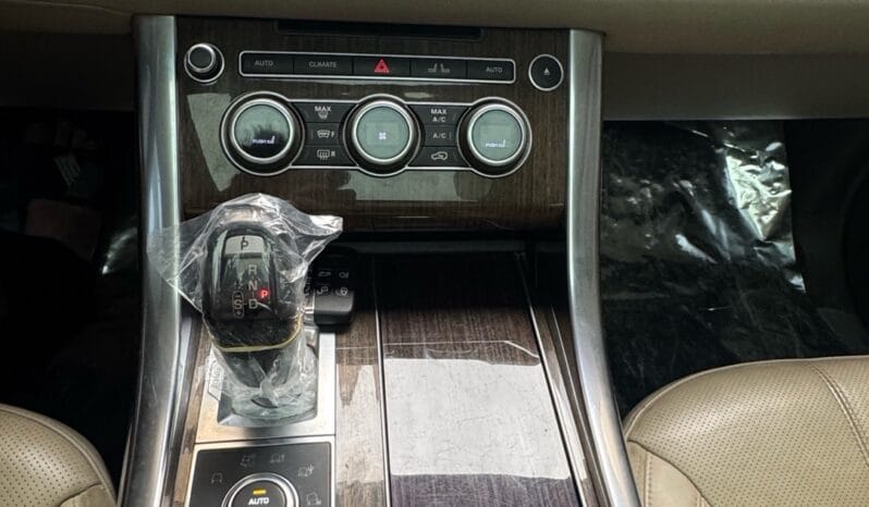 
								 لاند روفر – Land Rover سبورت – Range Rover Sport ممتلئ									