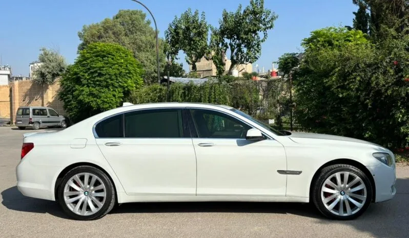 
								 بي ام دابيليو – BMW i740 ممتلئ									