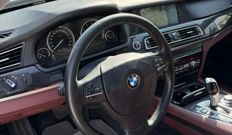 
								 بي ام دابيليو – BMW i740 ممتلئ									