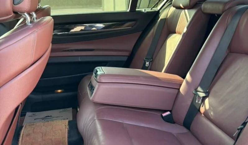 
								 بي ام دابيليو – BMW i740 ممتلئ									