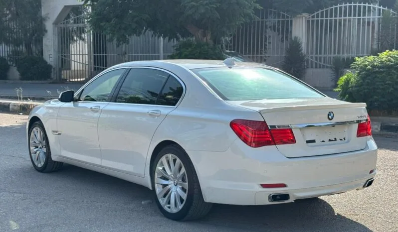
								 بي ام دابيليو – BMW i740 ممتلئ									