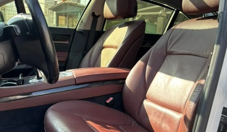 
								 بي ام دابيليو – BMW i740 ممتلئ									