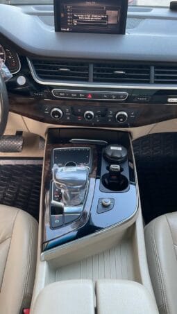 
										 اودي – Audi Q7 ممتلئ									