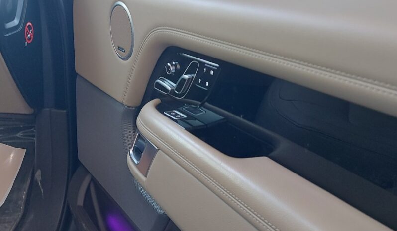 
								 مستعمل لاند روفر – Land Rover فوغ – Range Rover Vogue ممتلئ									