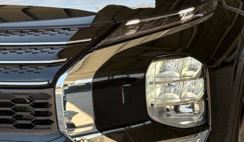 
								 ميتسوبيشي – Mitsubishi Outlander ممتلئ									