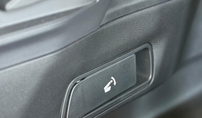 
								 ميتسوبيشي – Mitsubishi Outlander ممتلئ									