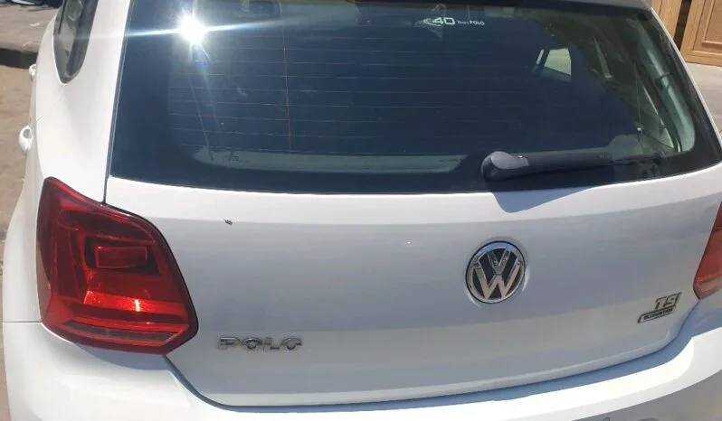 
								 فولكس فاكن – Volkswagen بولو – Polo ممتلئ									