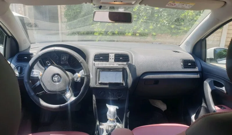 
								 فولكس فاكن – Volkswagen بولو – Polo ممتلئ									
