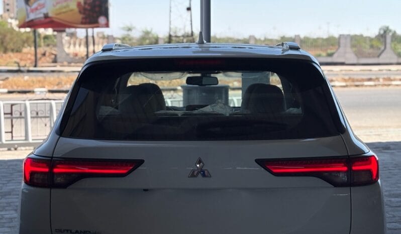 
								 ميتسوبيشي – Mitsubishi Outlander ممتلئ									