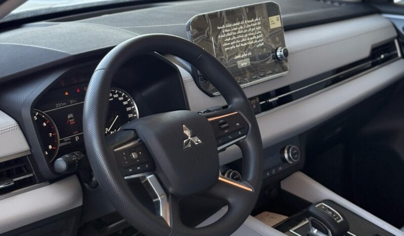 
								 ميتسوبيشي – Mitsubishi Outlander ممتلئ									