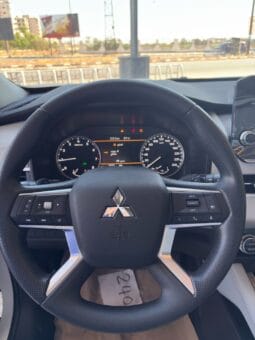 
										 ميتسوبيشي – Mitsubishi Outlander ممتلئ									