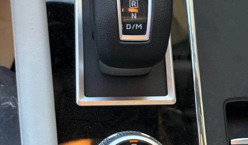 
								 ميتسوبيشي – Mitsubishi Outlander ممتلئ									