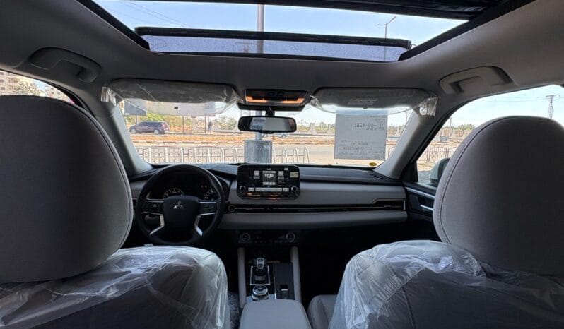 
								 ميتسوبيشي – Mitsubishi Outlander ممتلئ									