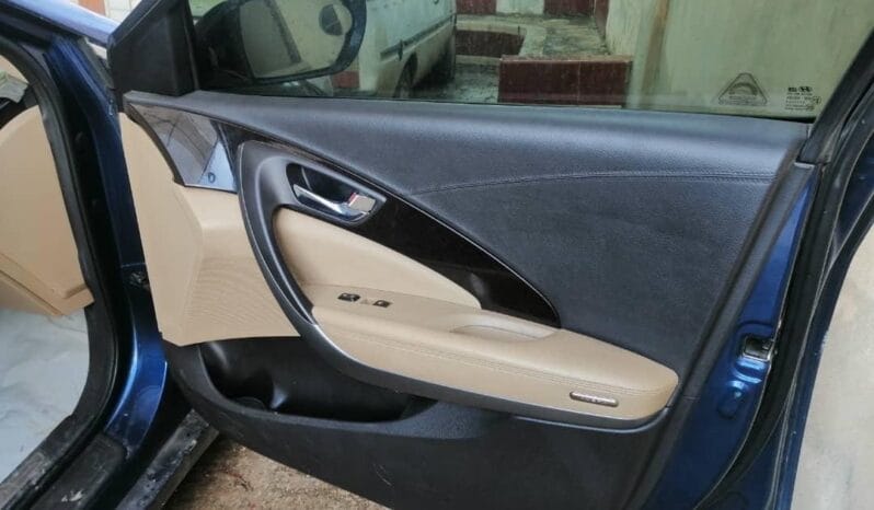 
								 هيونداي – Hyundai ازيرا – Azera ممتلئ									