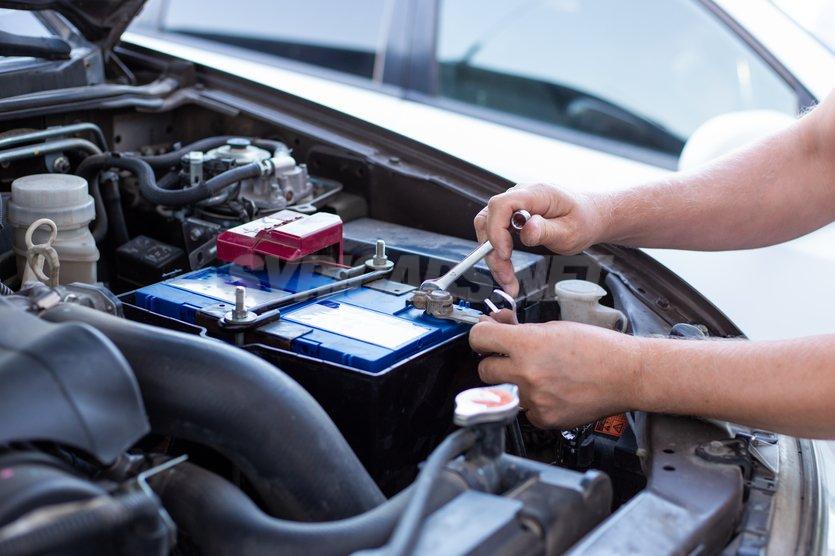 فراغ البطارية في السيارات الأوتوماتيكية 