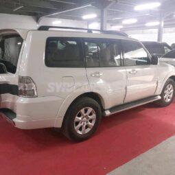 
										 ميتسوبيشي – Mitsubishi Pajero ممتلئ									