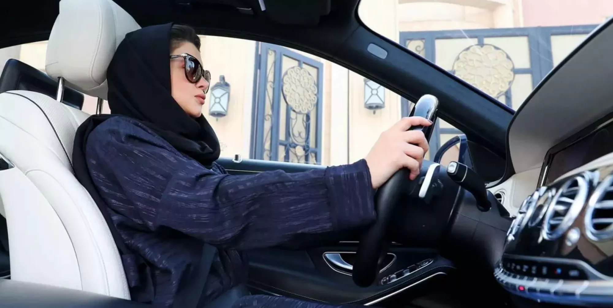 خيارات مناسبة للمبتدئات في قيادة السيارات