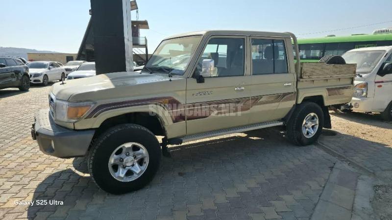 2014  مستعمل تويوتا – Toyota لاندكروزر شاص