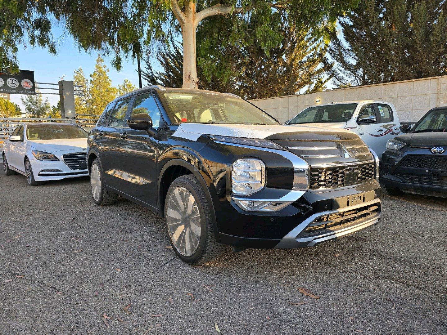 ميتسوبيشي – Mitsubishi Outlander