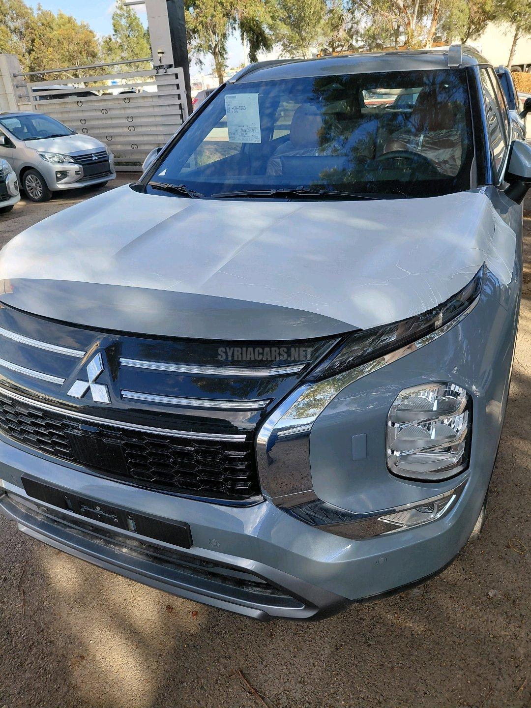 ميتسوبيشي – Mitsubishi Outlander