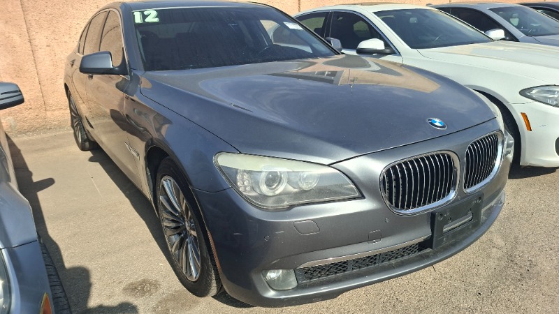 2012  مستعمل بي ام دابيليو – BMW 740