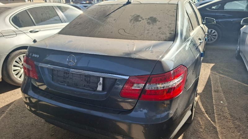 2011  مستعمل مرسيدس بينز – Mercedes benz E300