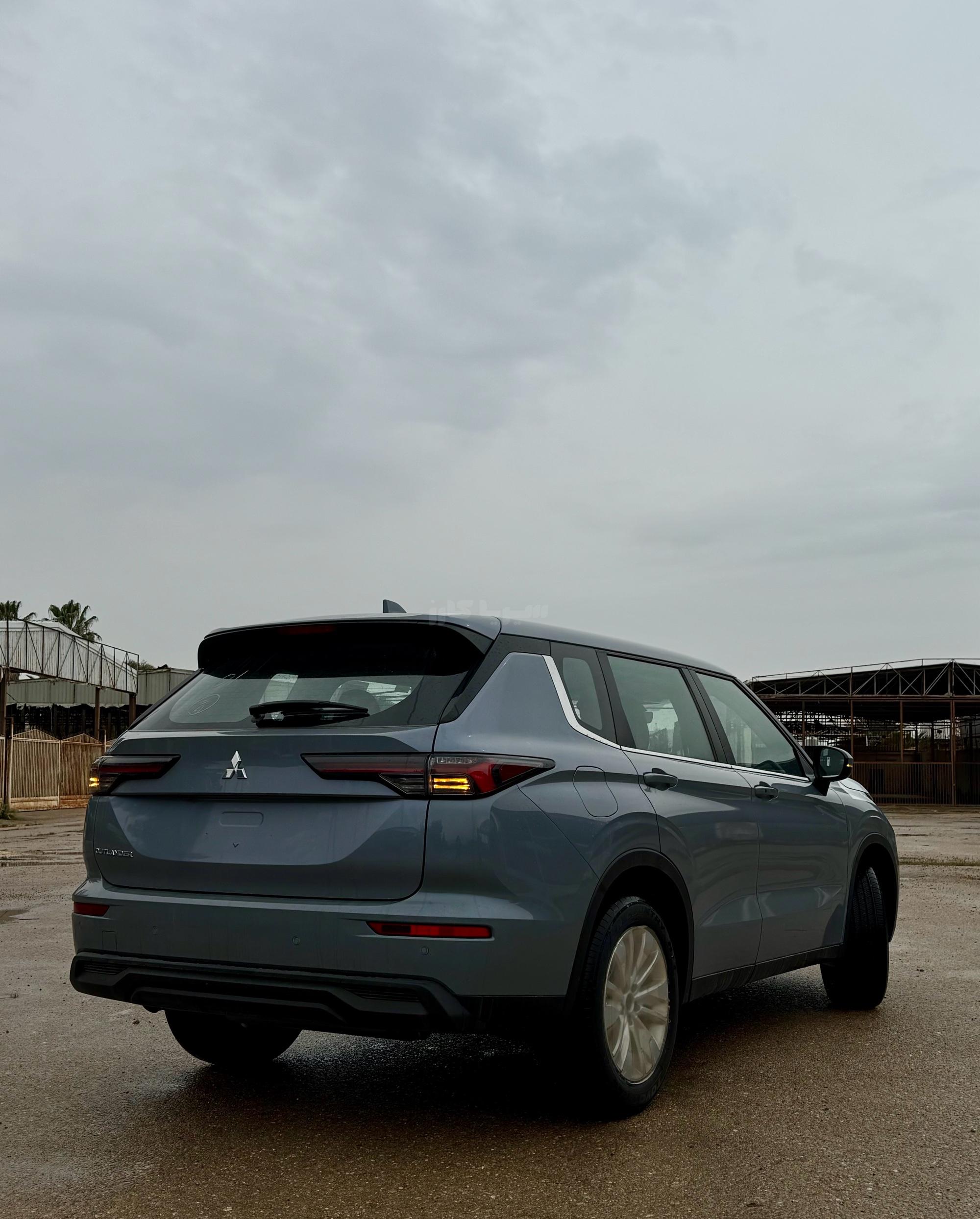 ميتسوبيشي – Mitsubishi Outlander