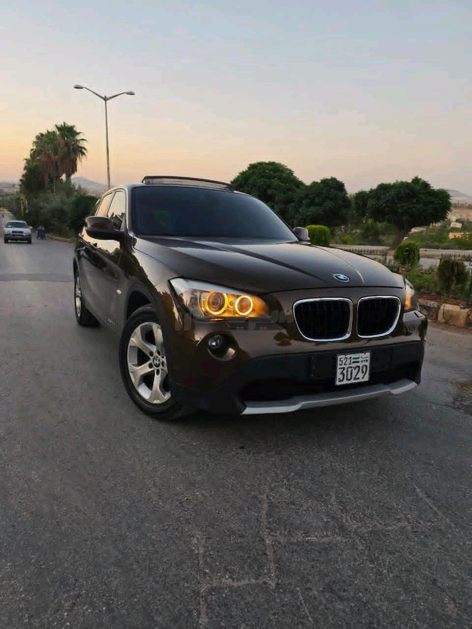 بي ام دابيليو X1 2012