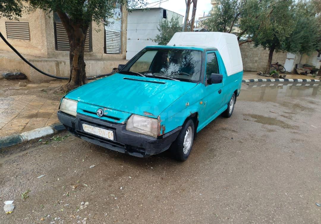 سكودا بيك اب 1994