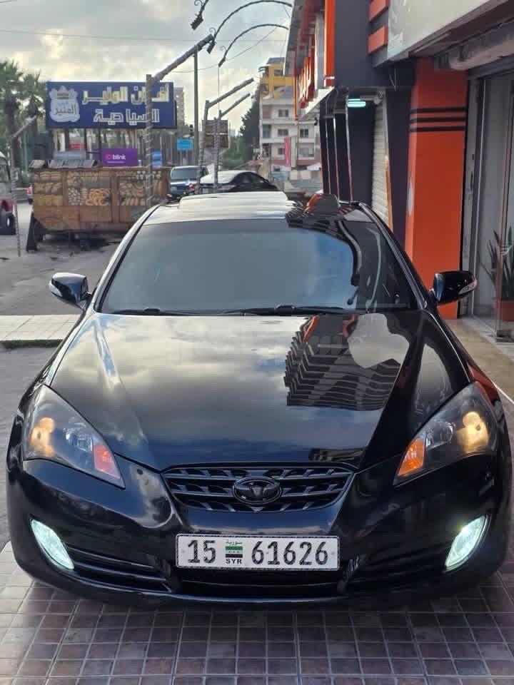 جينيسيس كوبيه 2011