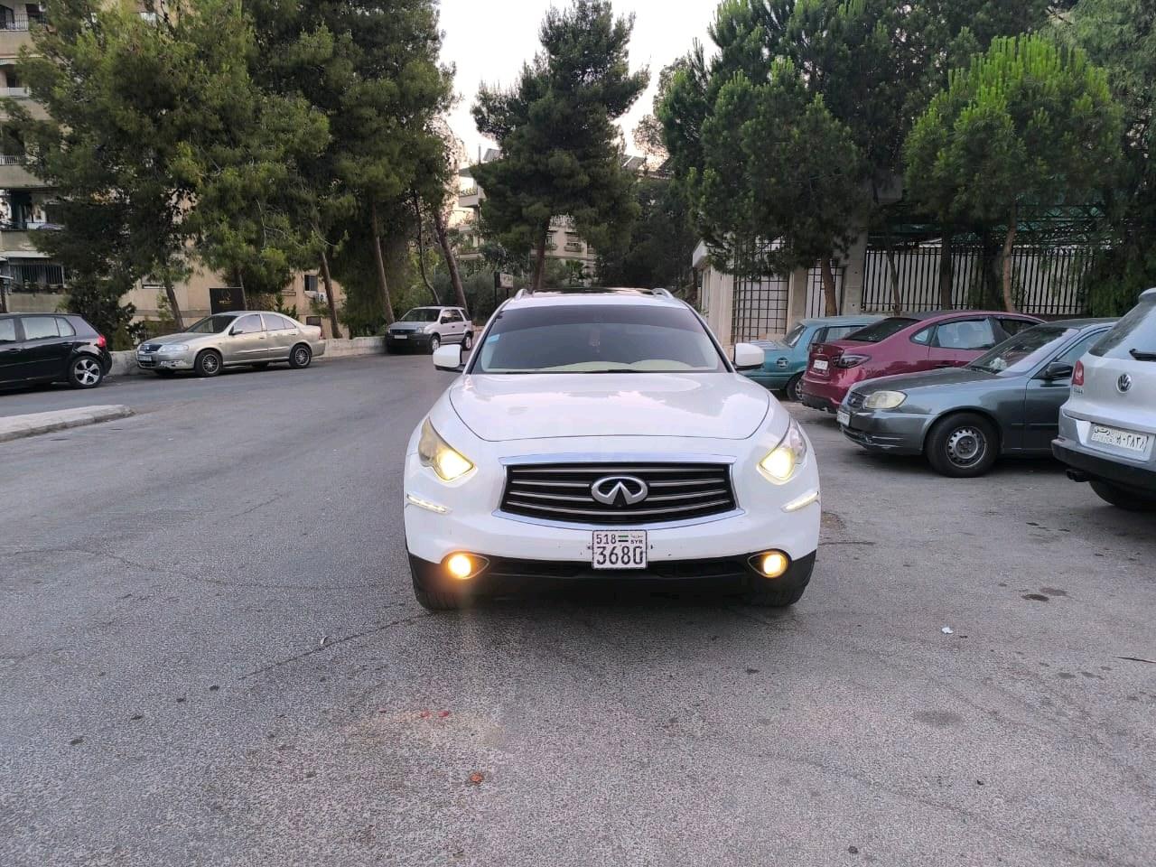 انفينيتي FX35 2012