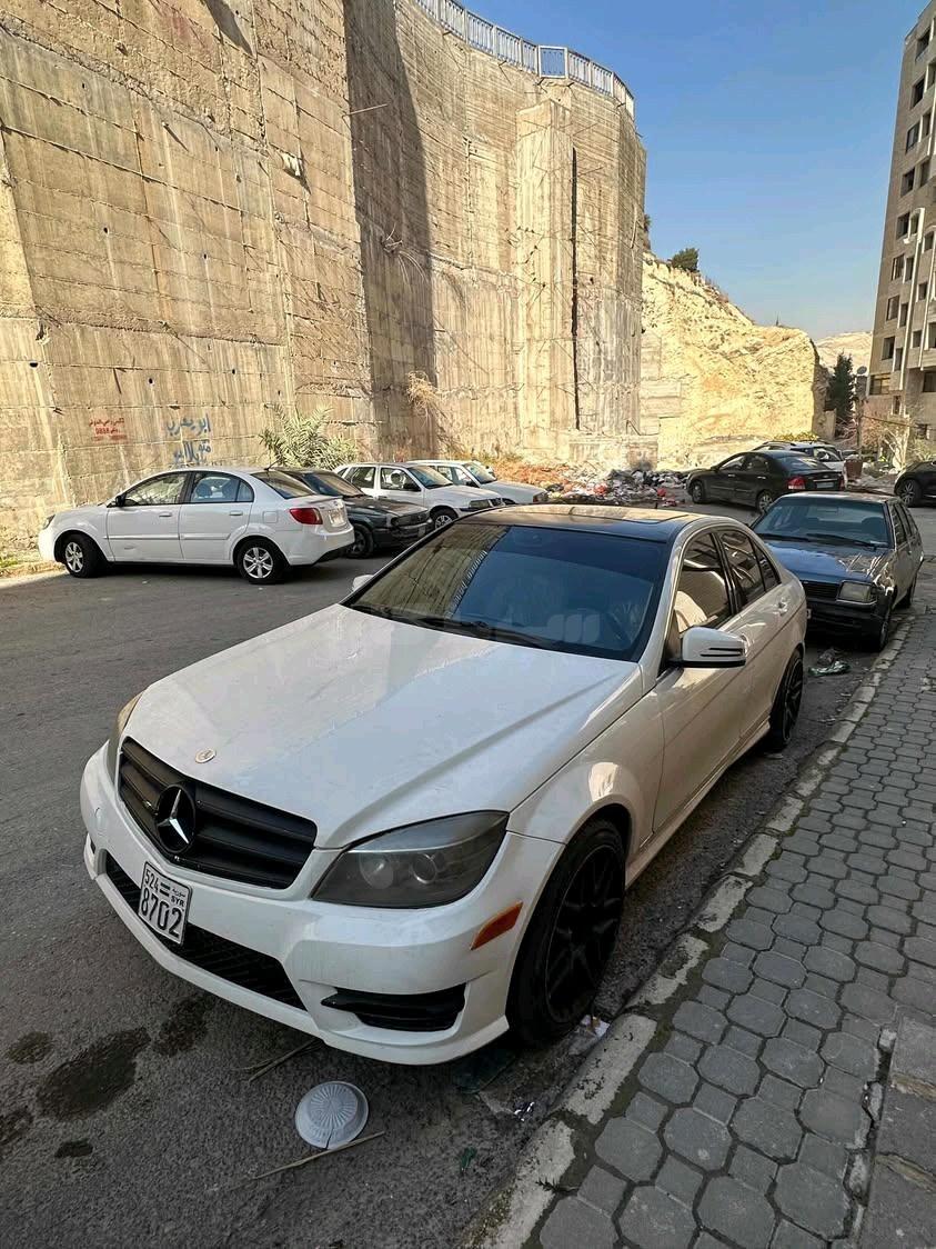 مرسيدس بينز C 300 2011