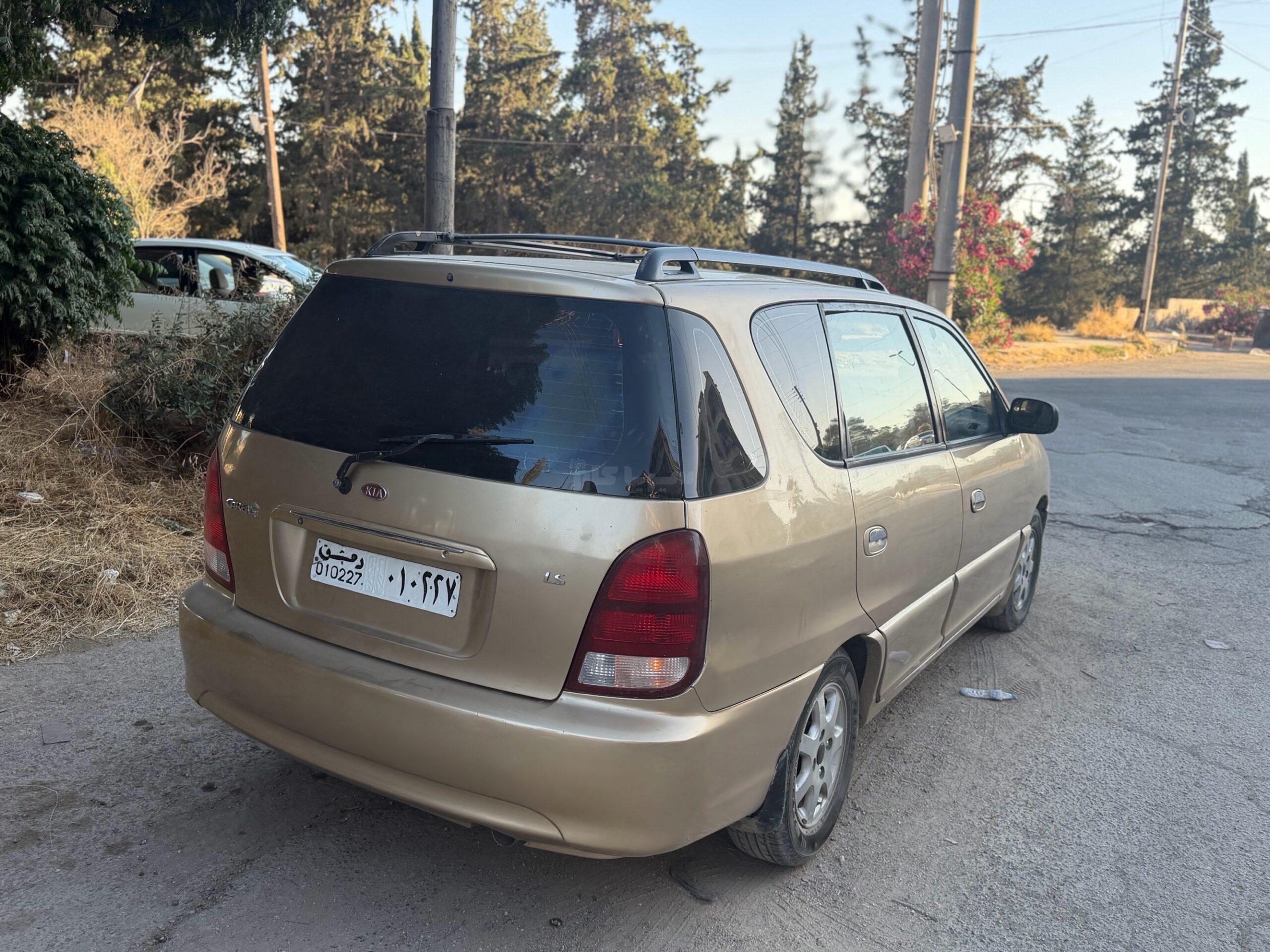 كيا كارينز 2004
