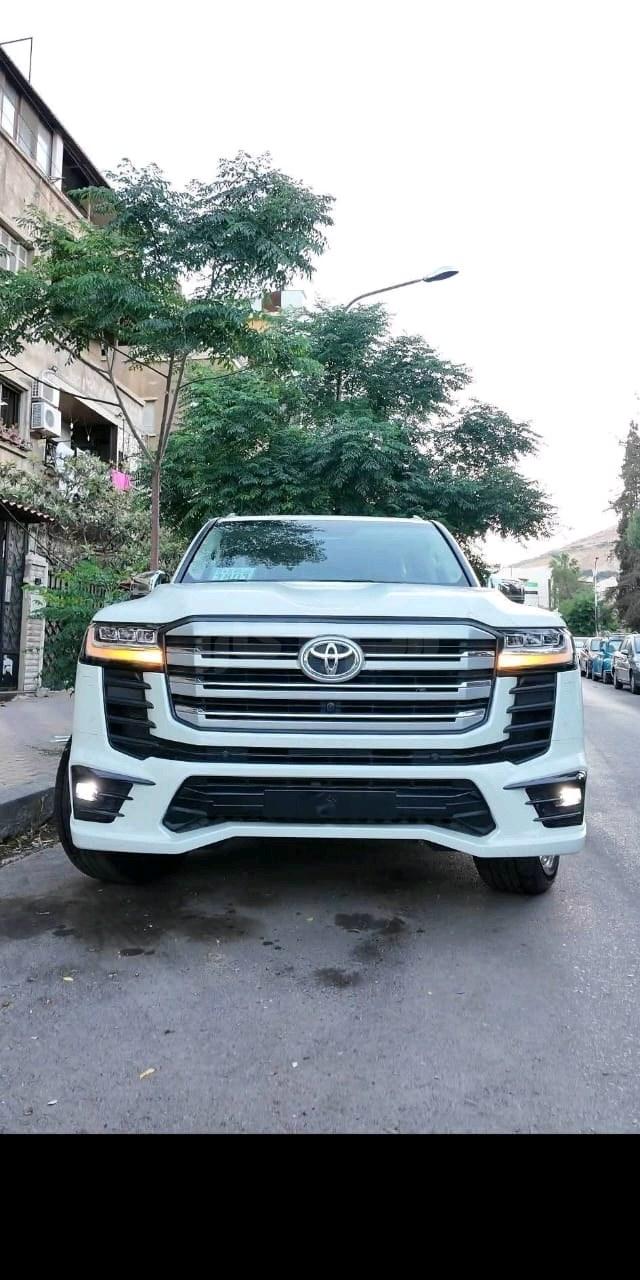 تويوتا لاند كروزر 2025