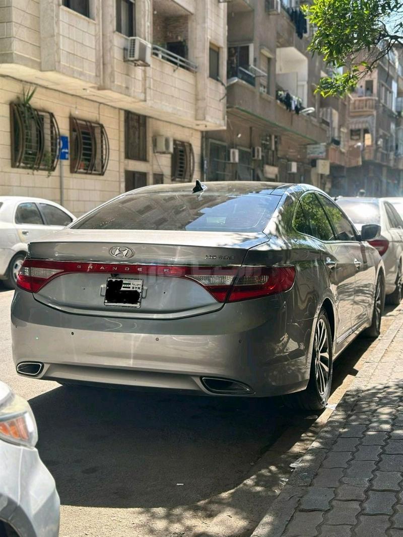 هيونداي ازيرا 2012