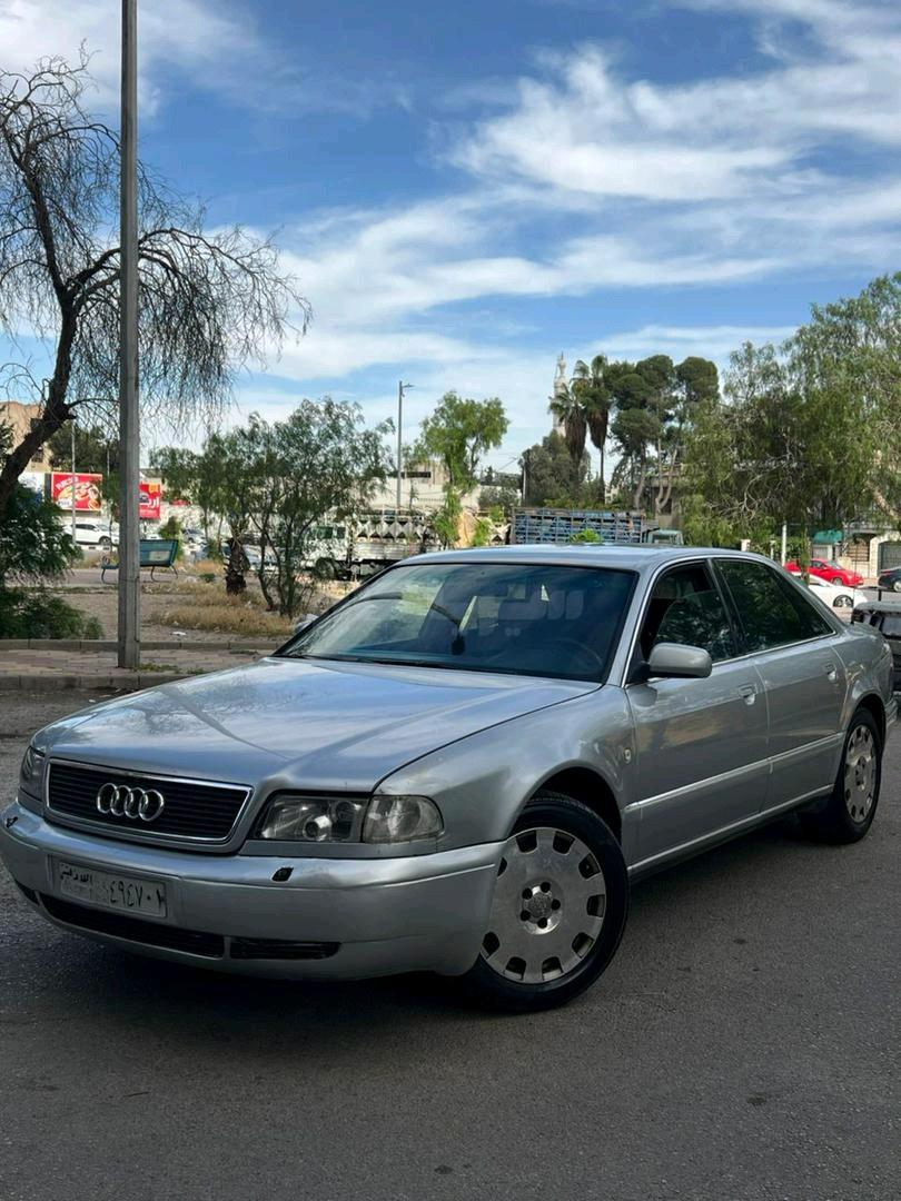 اودي A8 1998