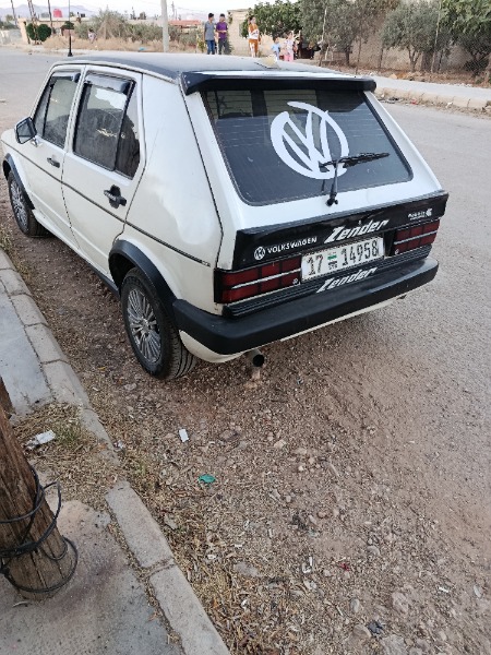 فولكس فاكن جولف 1976