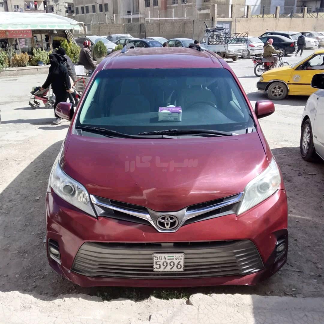 تويوتا كراون 2011