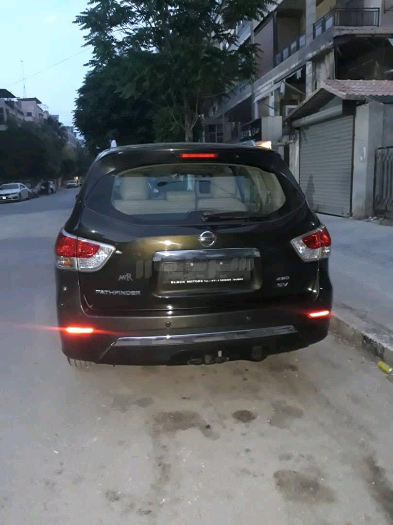 نيسان – Nissan باثفايندر-Pathfinder