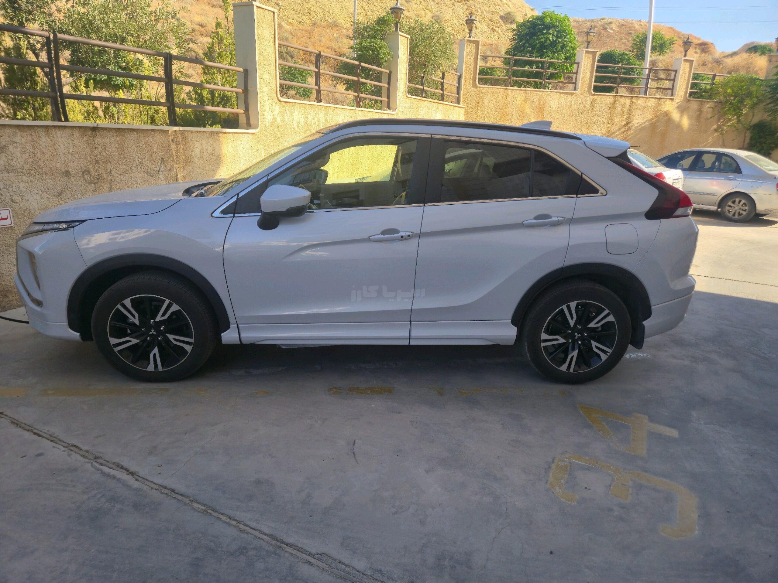 ميتسوبيشي – Mitsubishi ايكليبس كروس – Eclipse-Cross