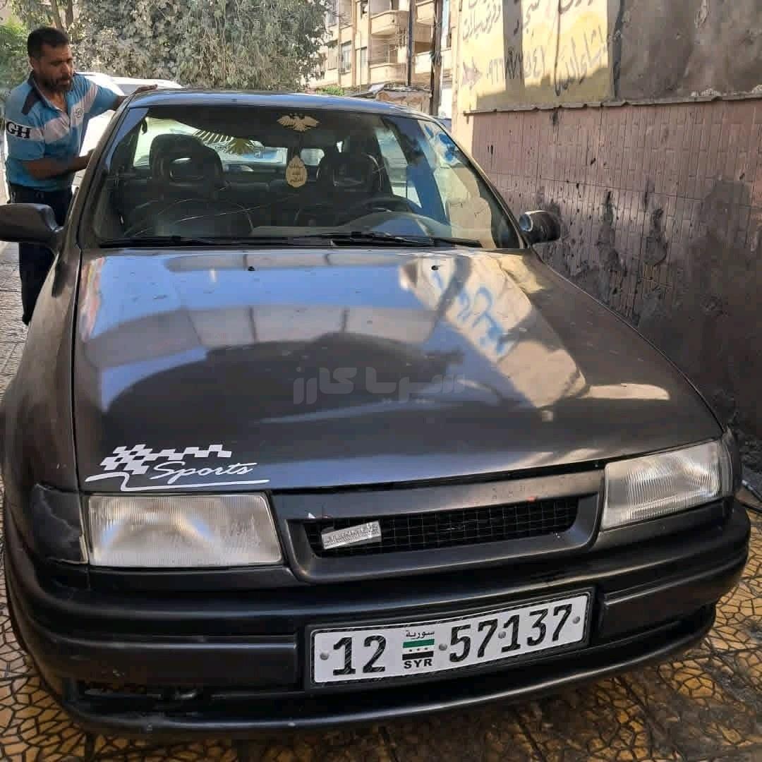 اوبل فيكترا 1993