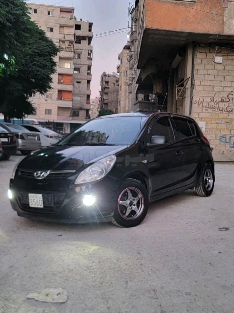هيونداي i20 2012