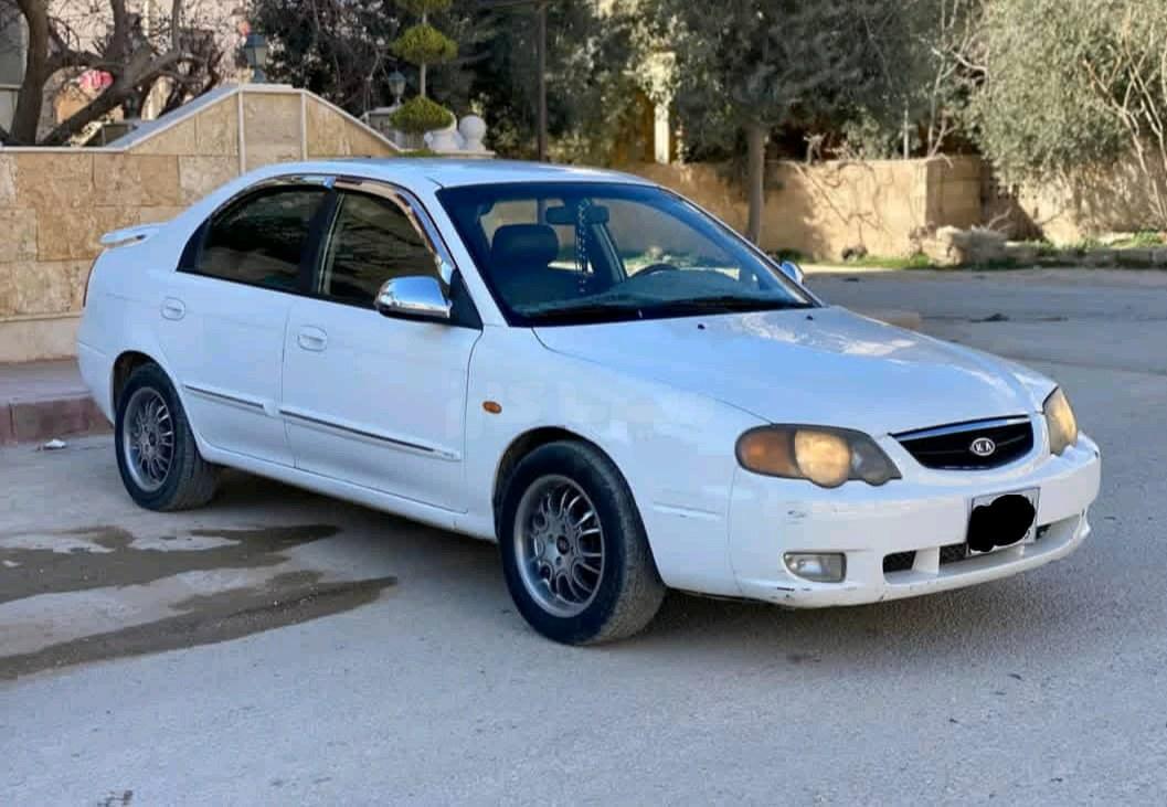 كيا شوما 2003