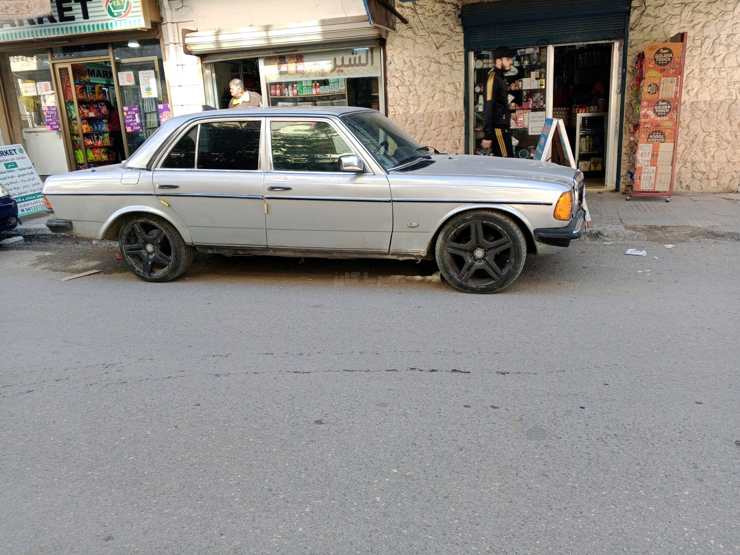 مرسيدس بينز 230 1977