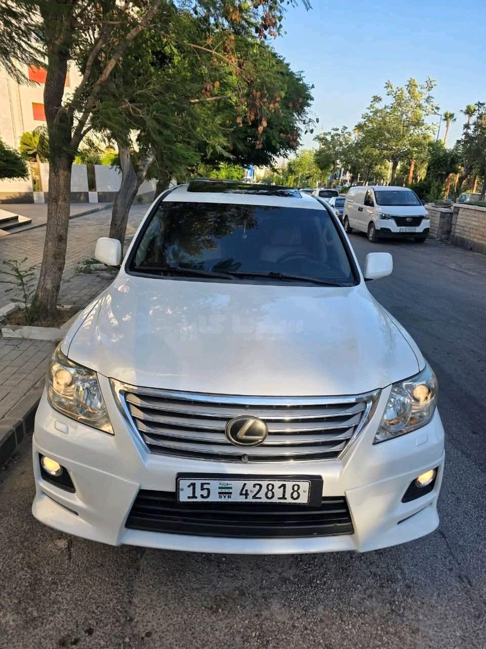 ليكسوس Series LX 2011