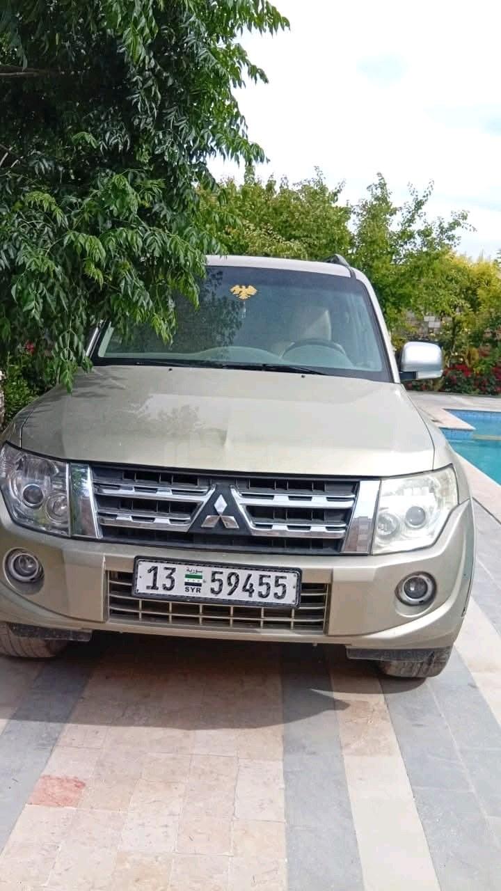 ميتسوبيشي Pajero 2013