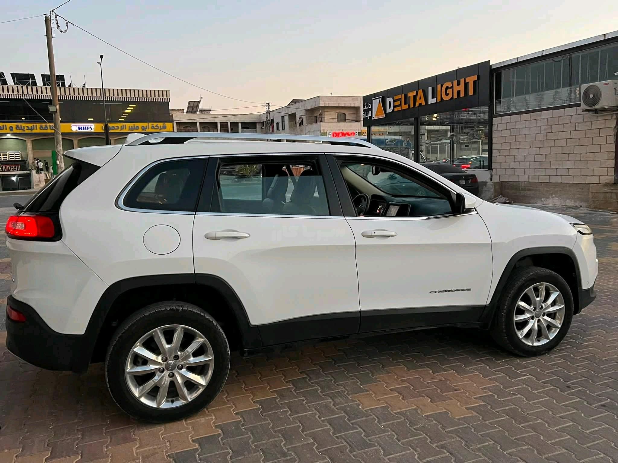 جيب – Jeep شيروكي – Cherokee