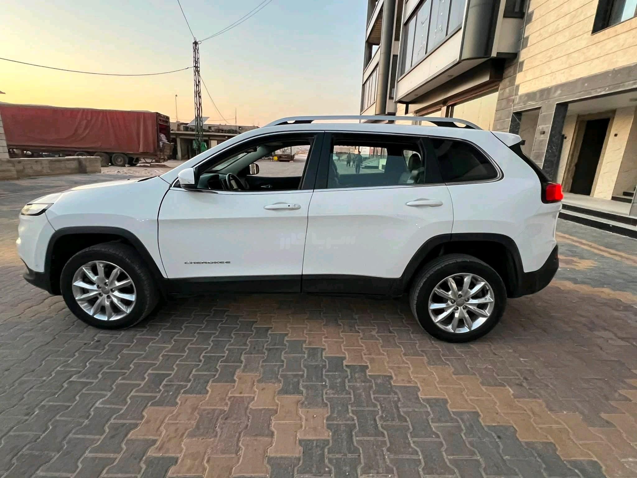 جيب – Jeep شيروكي – Cherokee
