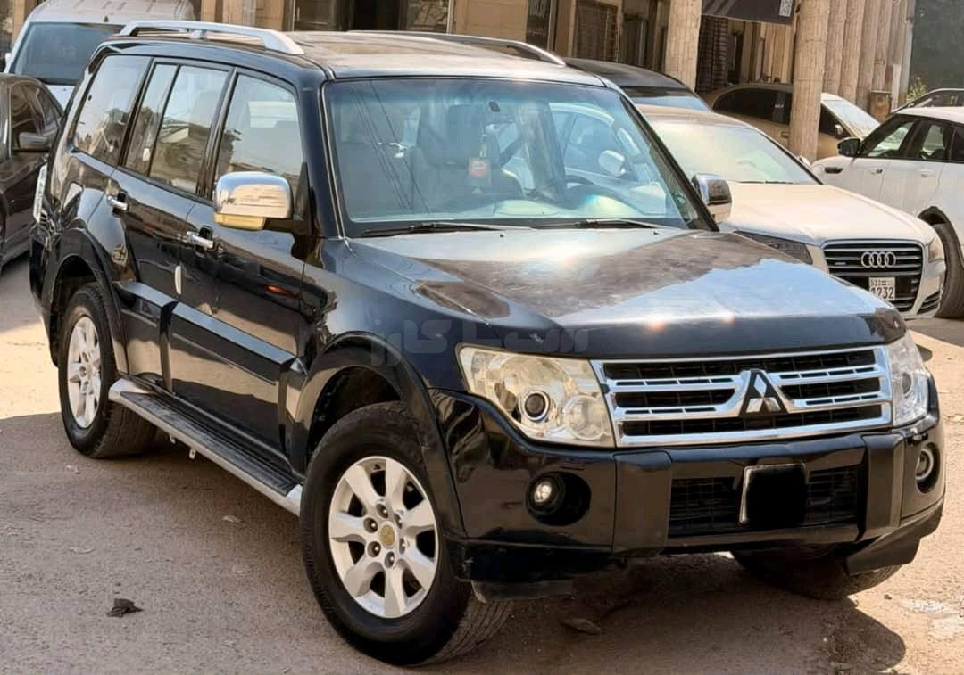 ميتسوبيشي Pajero 2011