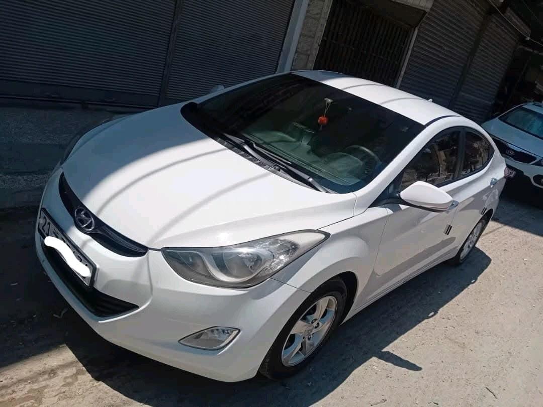 هيونداي الينترا 2012